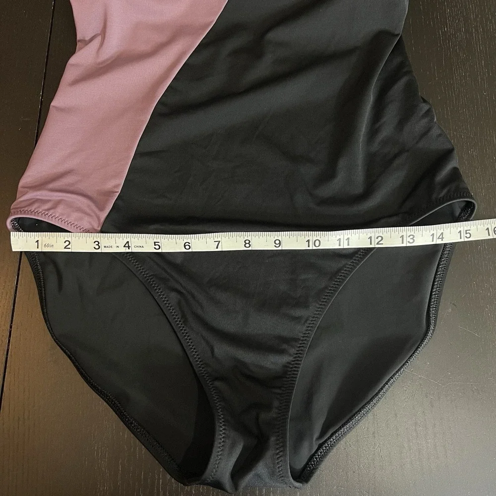 Athleta Asym Colorblock One‎ Piece Swimsuit Size Medium Active Swim Shelf Bra